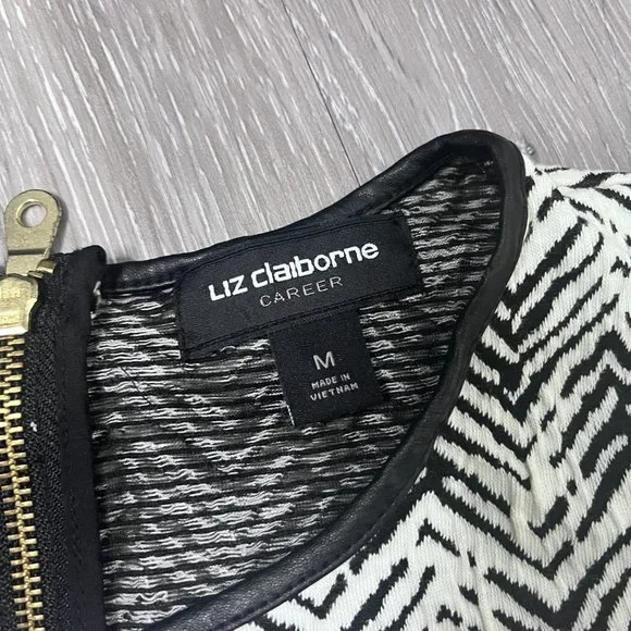 Liz Cliaborne Career Zebra Like Pattern Short Sleeve Top Size M - Picture 7 of 8